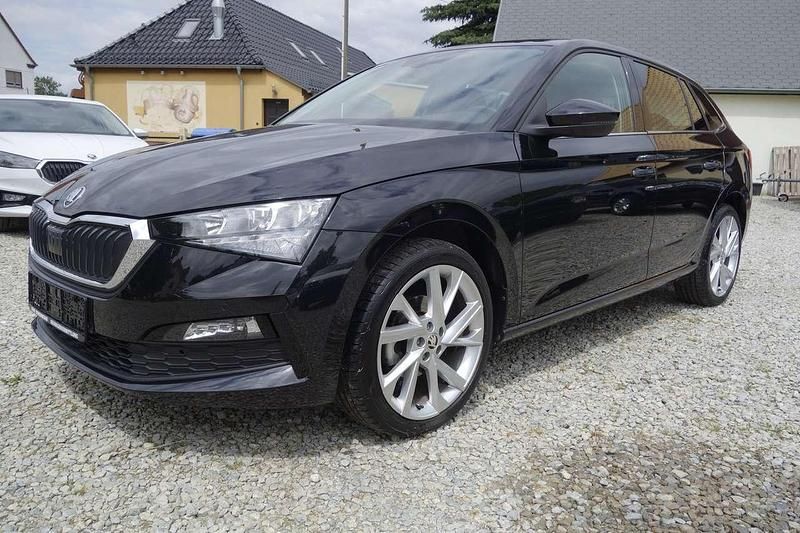 Schwarzmagic perleffekt Gebraucht 2023 Skoda Scala Style Kleinwagen | 20.990 € (Fairer Preis) - Bild 1/4