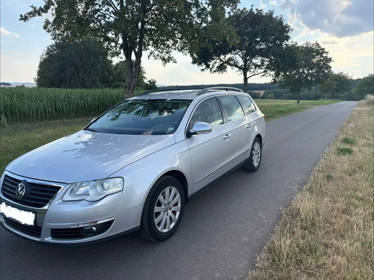 Gebraucht VW Passat Comfortline 122 PS (89 kW) 2010 Grau Limousine