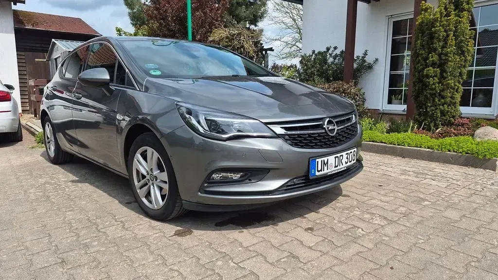 Gebraucht Opel Astra Edition 150 PS (110 kW) 2016 Grau Limousine