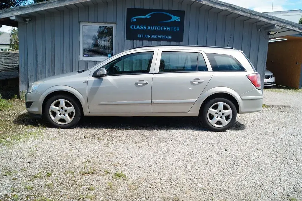 Gebraucht Opel Astra Edition 116 PS (85 kW) 2007 Pannacotta m2 Limousine