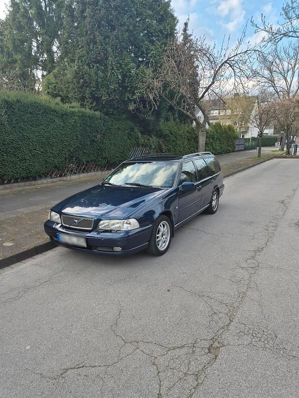Gebraucht Volvo V70 140 PS (102 kW) 1999 Blau Kombi