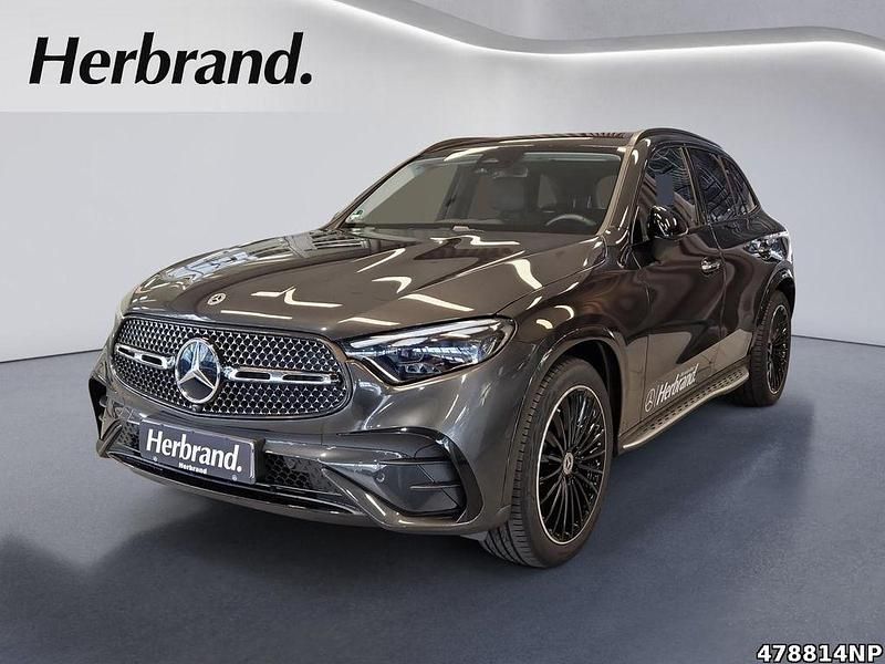 Grau Gebraucht 2025 Mercedes GLC220 AMG SUV | 62.250 € (Guter Preis) - Bild 1/4