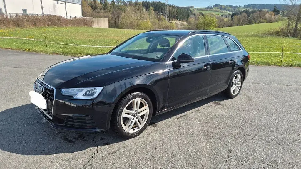Second-hand Audi A4 150 CP (110 kW) 2018 Negru Break