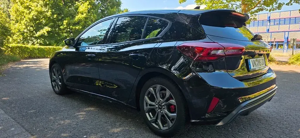 Gebraucht Ford Focus ST-Line X 155 PS (114 kW) 2023 Schwarz Limousine