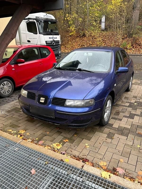 Blau Gebraucht 2003 Seat Toledo Limousine | 1.350 € (Fairer Preis) - Bild 1/4