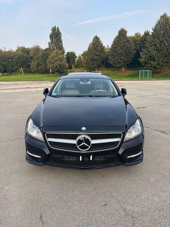 Schwarz Gebraucht 2011 Mercedes CLS500 AMG line Limousine | 25.500 € (Guter Preis) - Bild 1/4