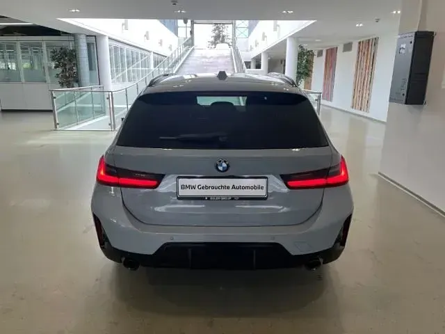 Gebraucht BMW 330 Performance 245 PS (180 kW) 2023 Grau Kombi