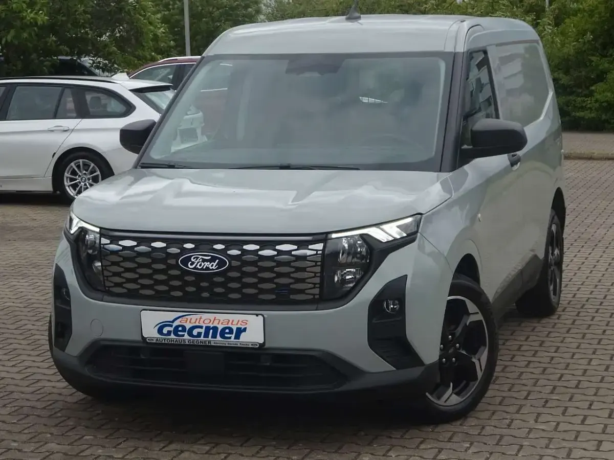 Gebraucht Ford Tourneo Courier Trend 100 kW (136 PS) 2025 Cactusgrey Van / Kleinbus