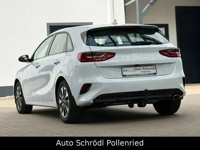 Gebraucht Kia Ceed 101 PS (74 kW) 2025 Weiß Kleinwagen