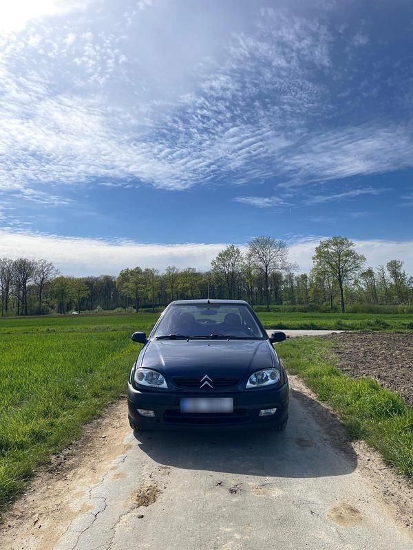 Gebraucht Citroën Saxo 118 PS (86 kW) 2001 Blau Kleinwagen