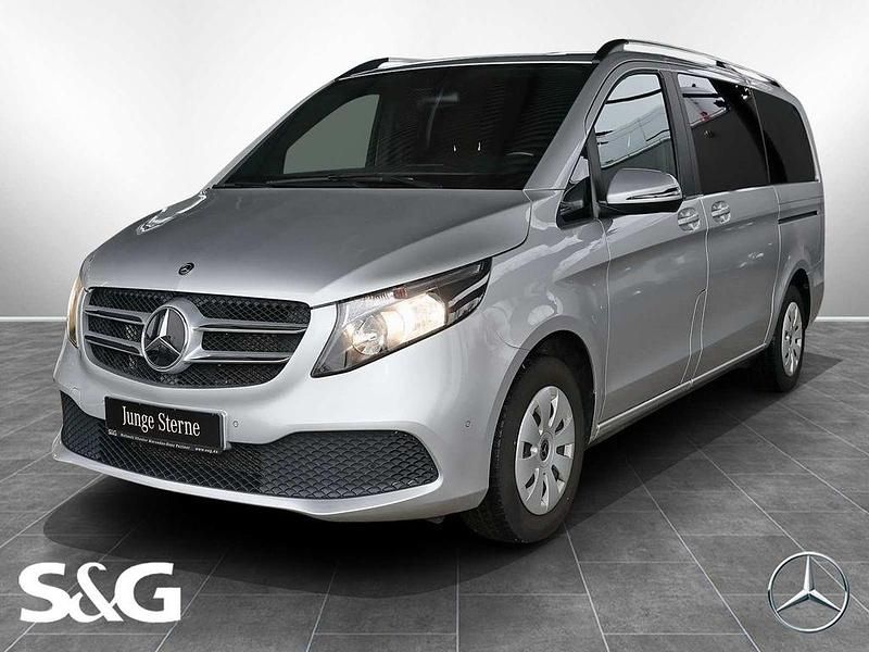 Silber Gebraucht 2020 Mercedes V220 Van / Kleinbus | 43.969 € (Fairer Preis) - Bild 1/4