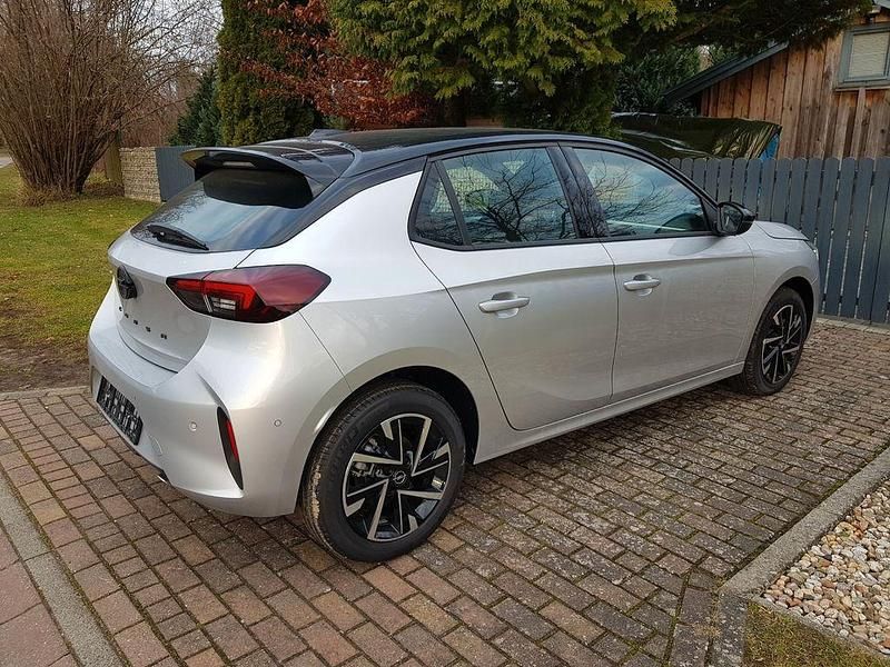 Neu Opel Corsa 101 PS (74 kW) 2025 Silber Kombi