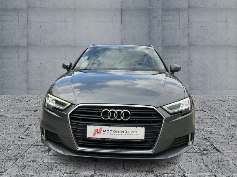 Gebraucht Audi A3 Sportback Sport 150 PS (110 kW) 2020 Grau Kleinwagen