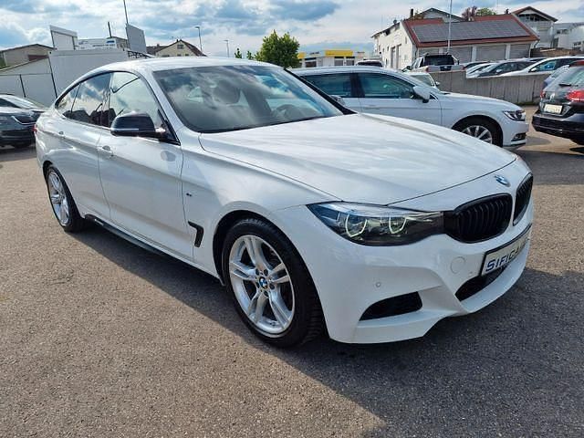 Gebraucht BMW 320 M Performance 190 PS (139 kW) 2019 Weiß Limousine