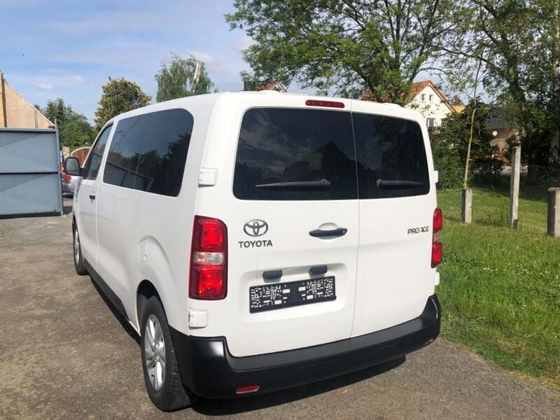 Gebraucht Toyota Proace 102 PS (75 kW) 2020 Weiß Van / Kleinbus