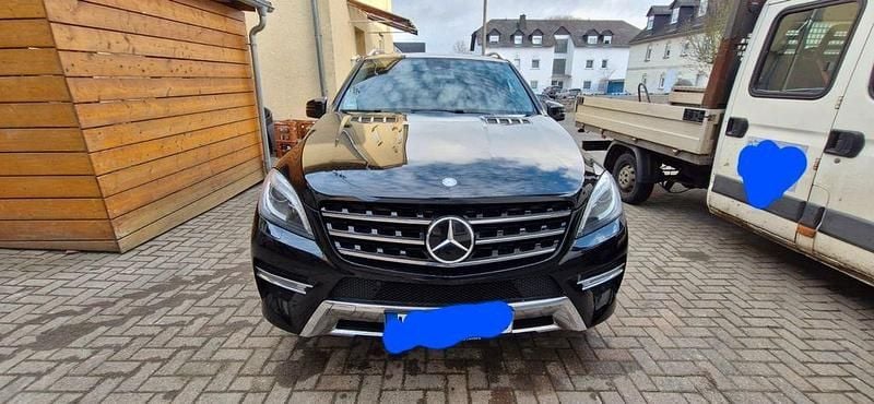Schwarz Gebraucht 2013 Mercedes ML350 SUV | 18.500 € (Fairer Preis) - Bild 1/4