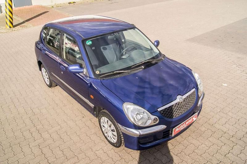 Blau Gebraucht 2004 Daihatsu Sirion Plus Kleinwagen | 999 € (Superpreis) - Bild 1/4