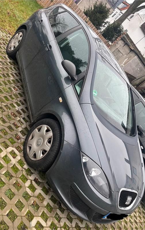 Grau Gebraucht 2007 Seat Altea Kleinwagen | 1.300 € (Superpreis) - Bild 1/4