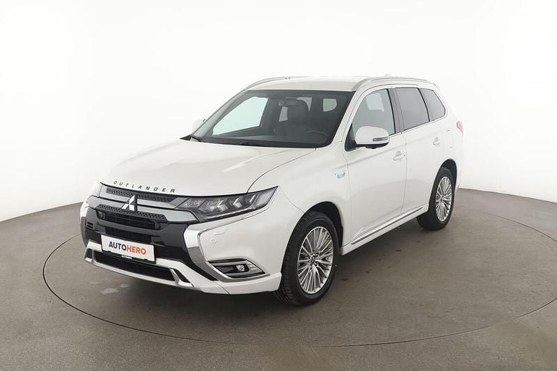 Weiß Gebraucht 2019 Mitsubishi Outlander Edition SUV | 19.510 € - Bild 1/3
