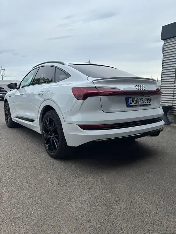 Gebraucht Audi e-tron S-Line 230 kW (313 PS) 2022 Weiß SUV