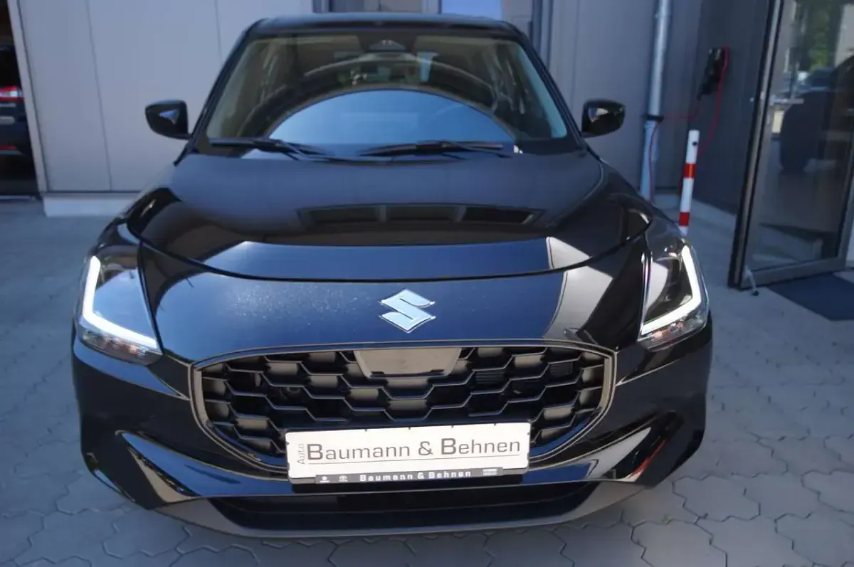Neu Suzuki Swift Club 83 PS (61 kW) 2026 Super black pearl Kleinwagen