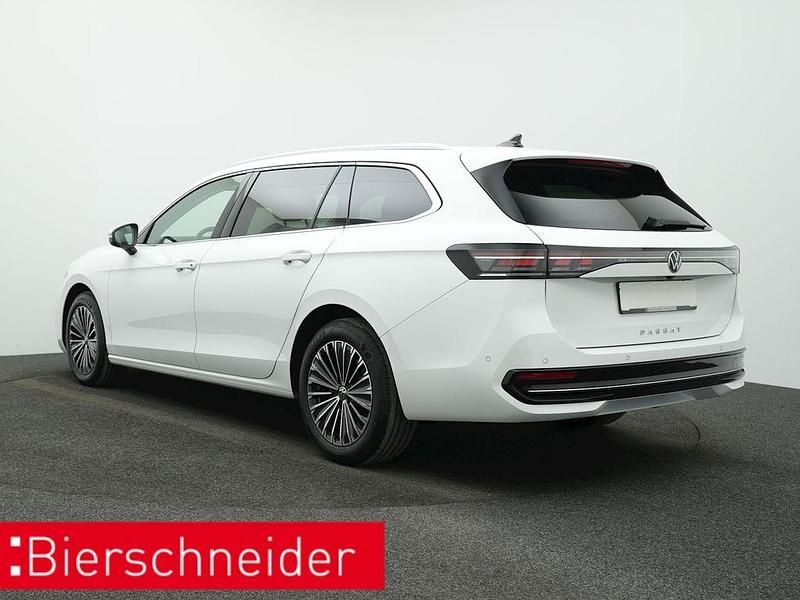 Gebraucht VW Passat Elegance 150 PS (110 kW) 2024 Weiss Kombi
