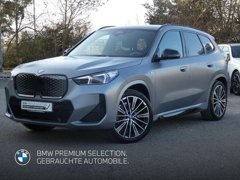 Bmw individual frozen pure gre Gebraucht 2024 BMW iX1 M Sport SUV | 51.990 € (Etwas zu teuer) - Bild 1/4