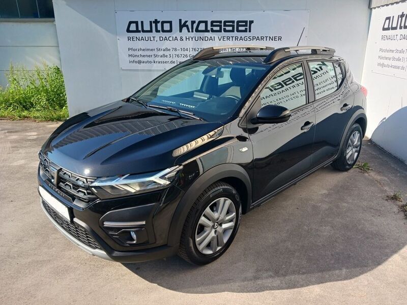 Schwarz Gebraucht 2021 Dacia Sandero Comfort Kleinwagen | 14.490 € (Fairer Preis) - Bild 1/2