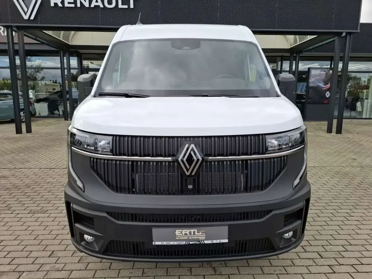 Gebraucht Renault Master 131 PS (96 kW) 2025 Mineralweiß Van / Kleinbus