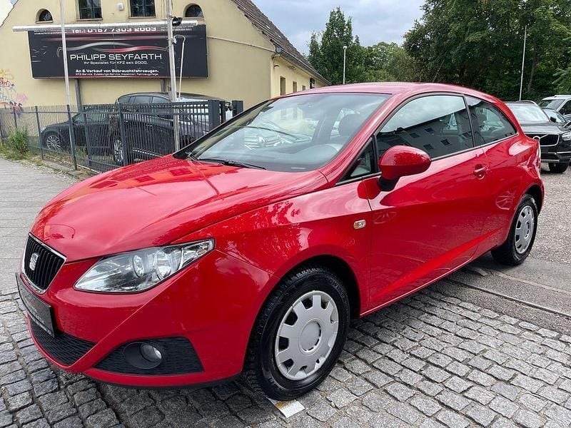 Rot Gebraucht 2009 Seat Ibiza SC Stylance Kleinwagen | 5.790 € (Fairer Preis) - Bild 1/4