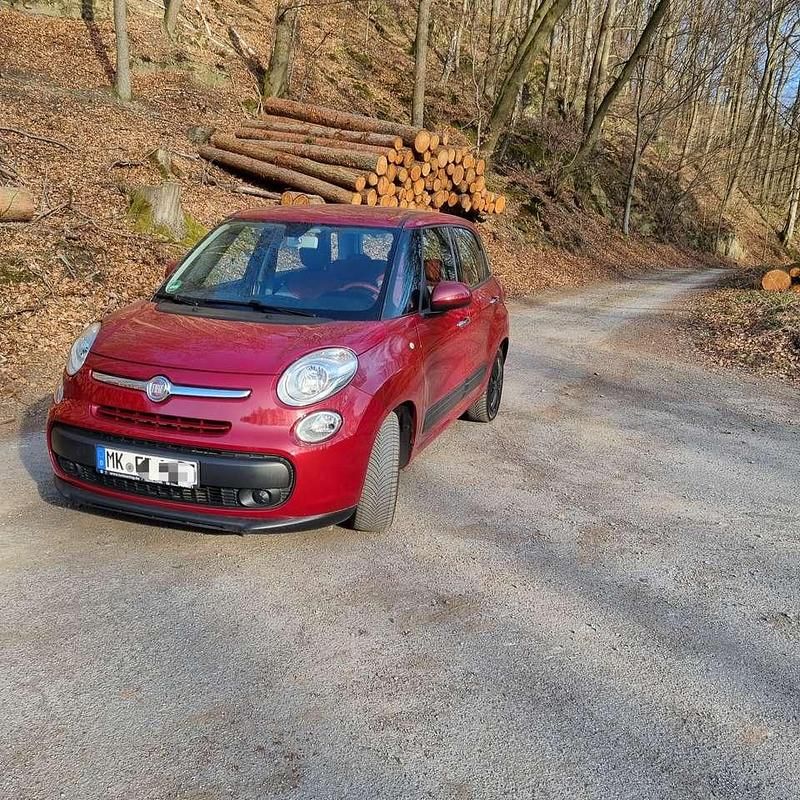 Rot Gebraucht 2013 Fiat 500L Pop Van / Kleinbus | 6.800 € (Fairer Preis) - Bild 1/4