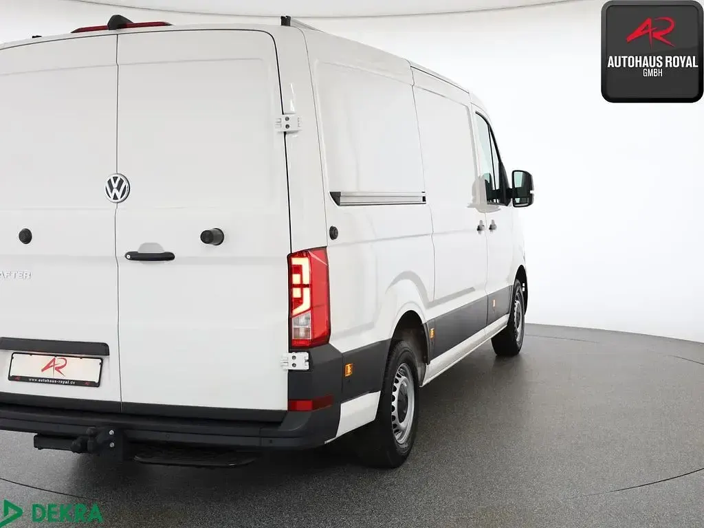 Gebraucht VW Crafter 140 PS (102 kW) 2024 Candyweiß Van