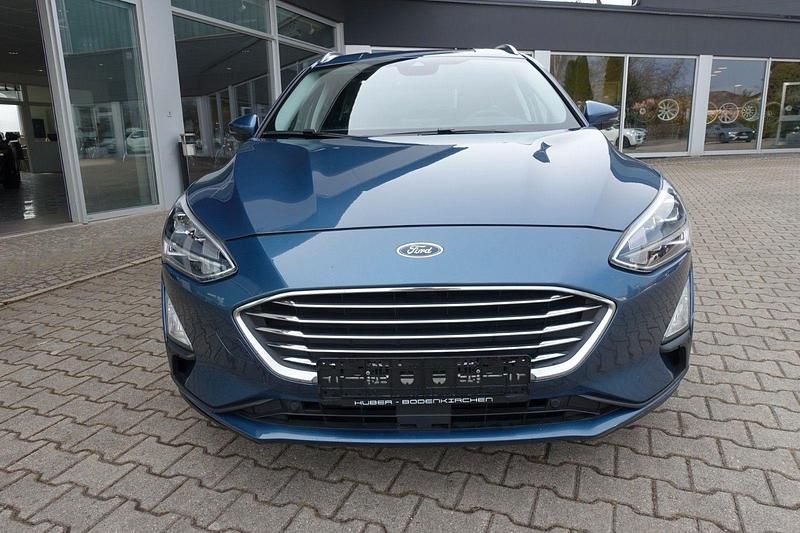 Gebraucht Ford Focus Titanium 120 PS (88 kW) 2018 Blau Kombi
