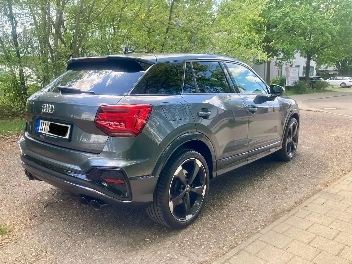 Gebraucht Audi SQ2 Ambiente 300 PS (220 kW) 2024 Grau SUV