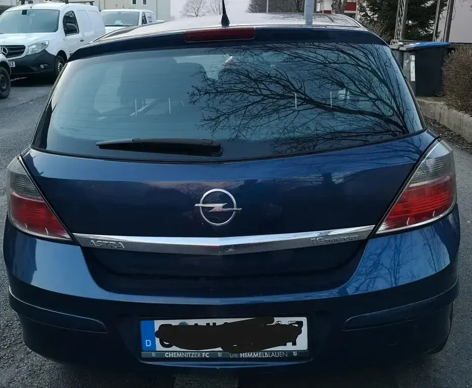 Gebraucht Opel Astra 105 PS (77 kW) 2005 Blau Limousine