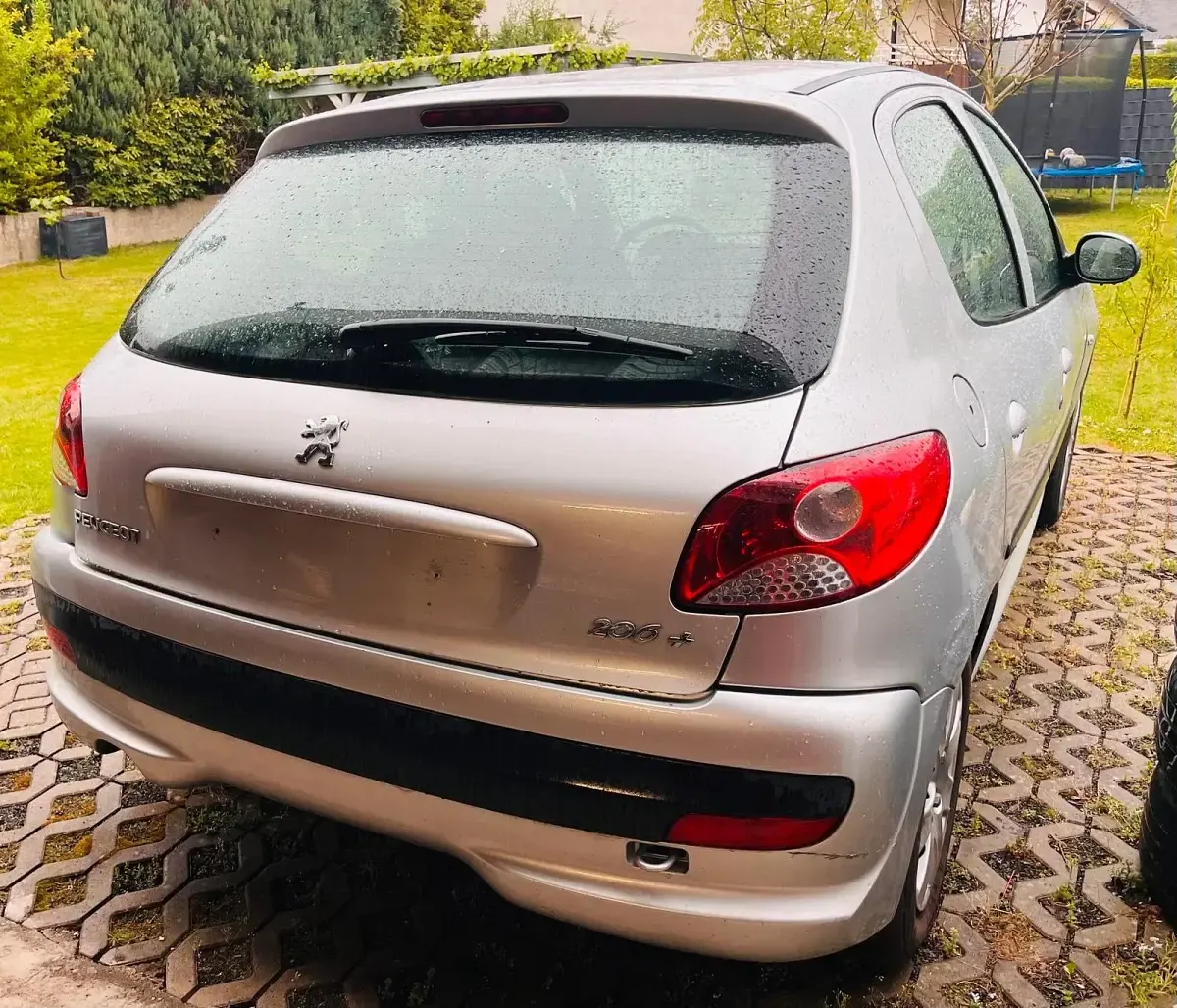 Gebraucht Peugeot 206+ 68 PS (50 kW) 2009 Silber Kleinwagen