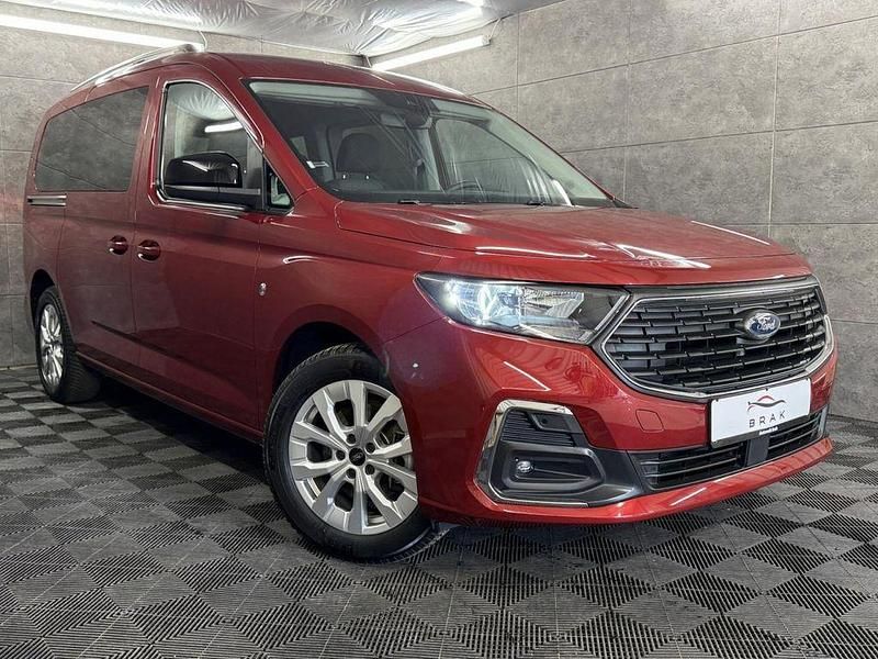 Gebraucht Ford Tourneo Titanium 114 PS (83 kW) 2024 Rot Limousine