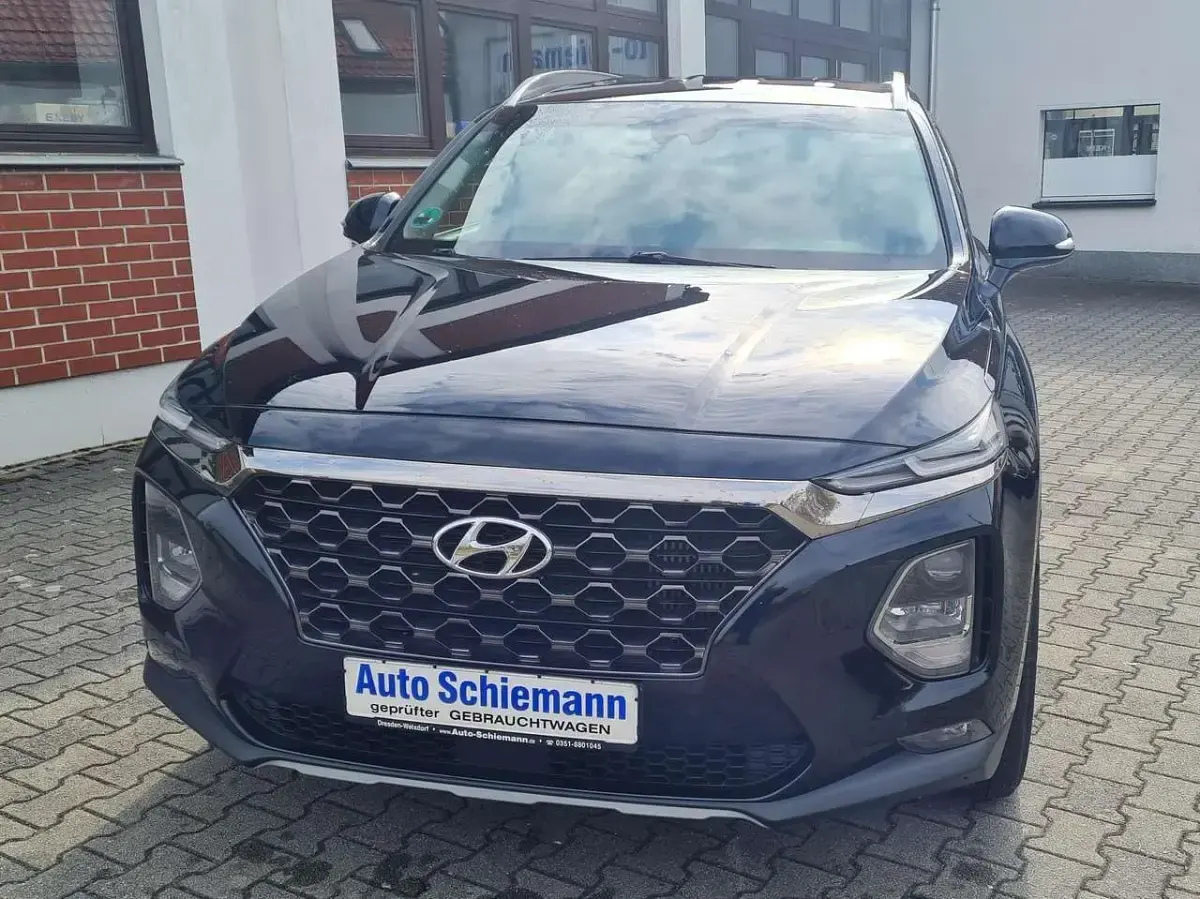 Gebraucht Hyundai Santa Fe Trend 150 PS (110 kW) 2019 Phantom black metallic SUV