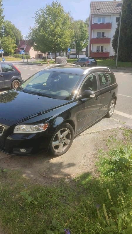 Schwarz Gebraucht 2012 Volvo V50 Kombi | 3.200 € - Bild 1/4