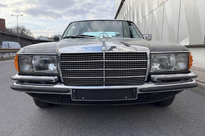 Gebraucht Mercedes 450 224 PS (164 kW) 1979 Grau Limousine