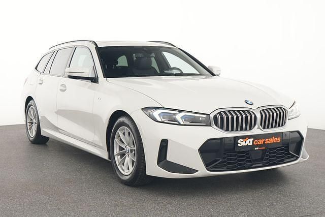 Weiß Gebraucht 2023 BMW 320 M Sport Limousine | 31.770 € (Guter Preis) - Bild 1/4