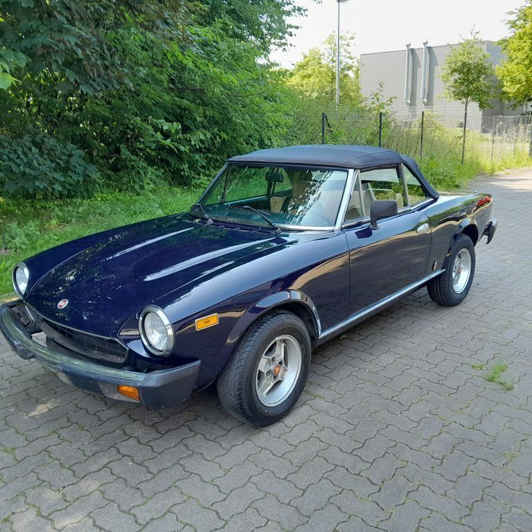 Blau Gebraucht 1982 Fiat 124 Spider Cabrio | 13.900 € - Bild 1/4