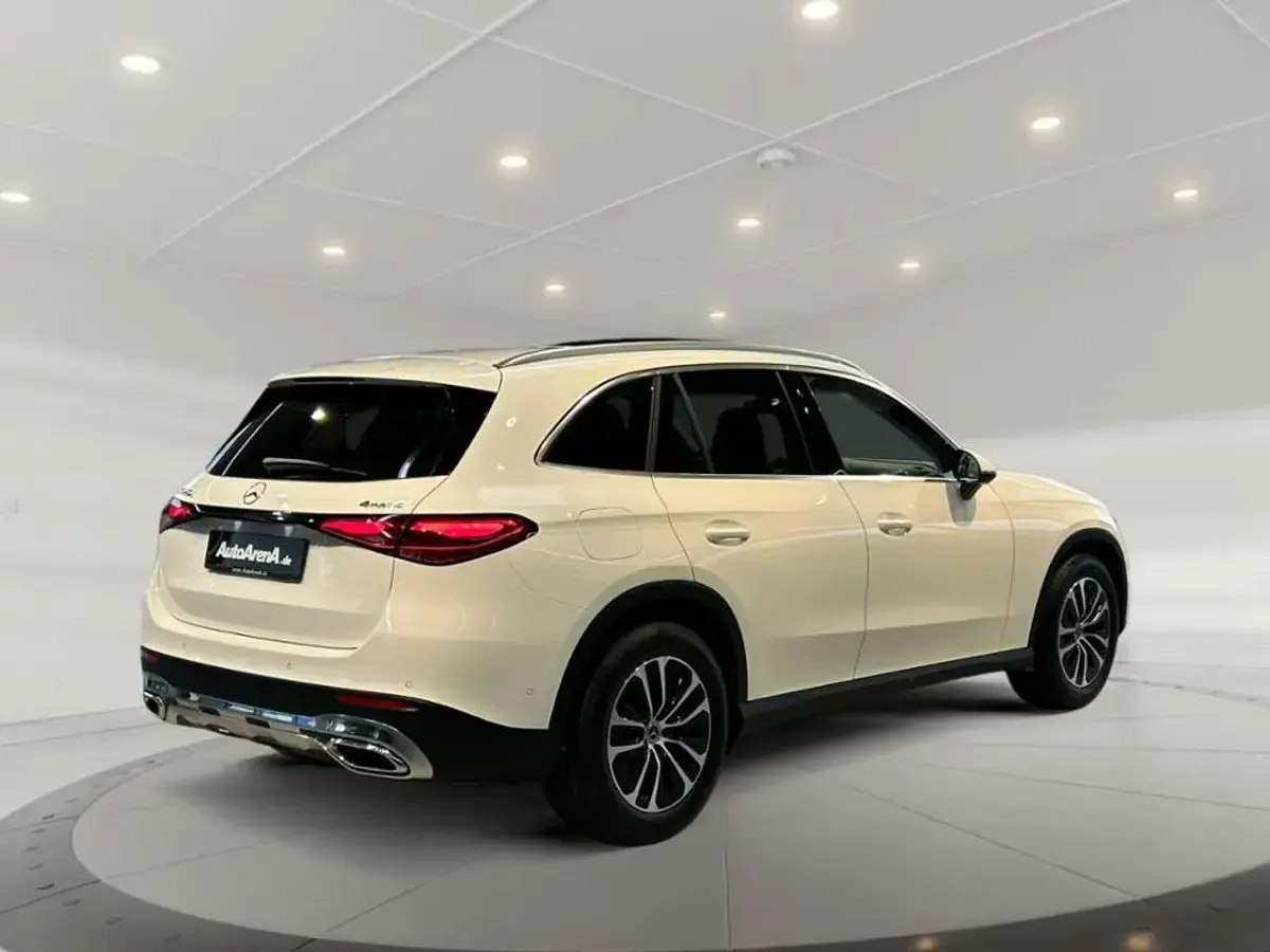 Gebraucht Mercedes GLC220 Avantgarde 197 PS (144 kW) 2025 Weiß SUV