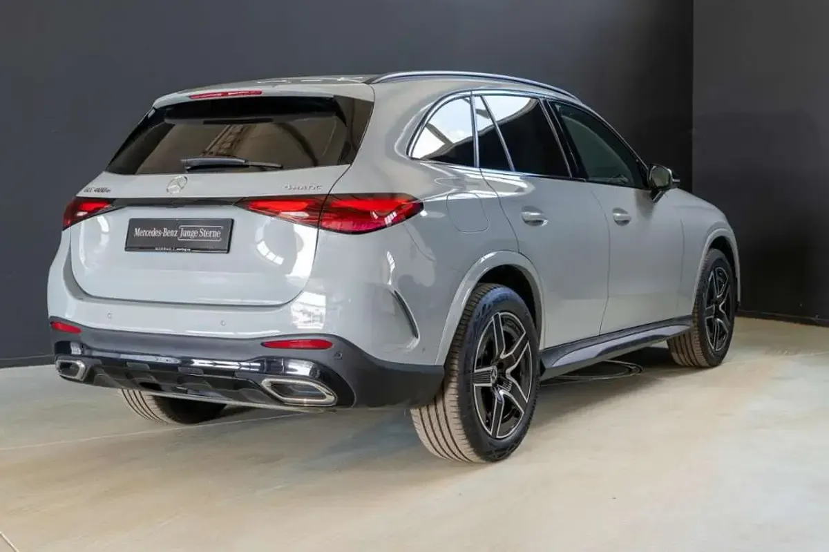 Gebraucht Mercedes GLC400d AMG 252 PS (185 kW) 2025 Grau SUV