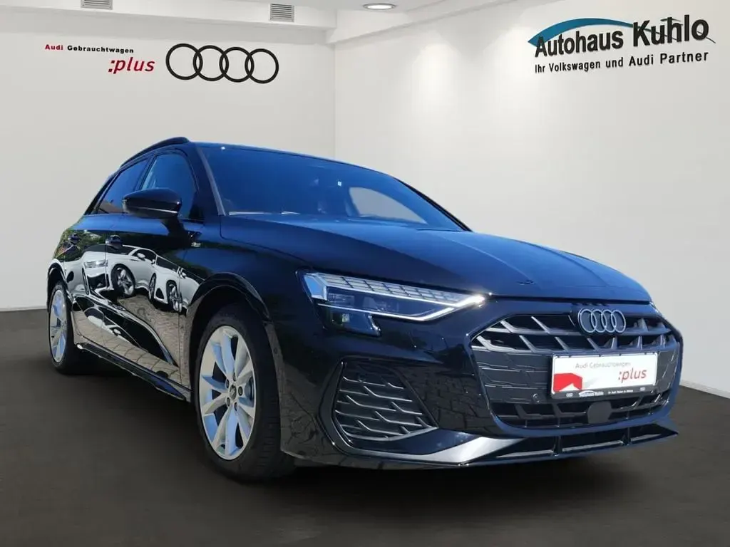 Second-hand Audi A3 S-Line 150 CP (110 kW) 2026 Negru Berlinǎ