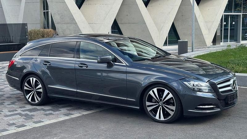Grau Gebraucht 2014 Mercedes CLS350 Shooting Brake Kombi | 13.900 € (Guter Preis) - Bild 1/4