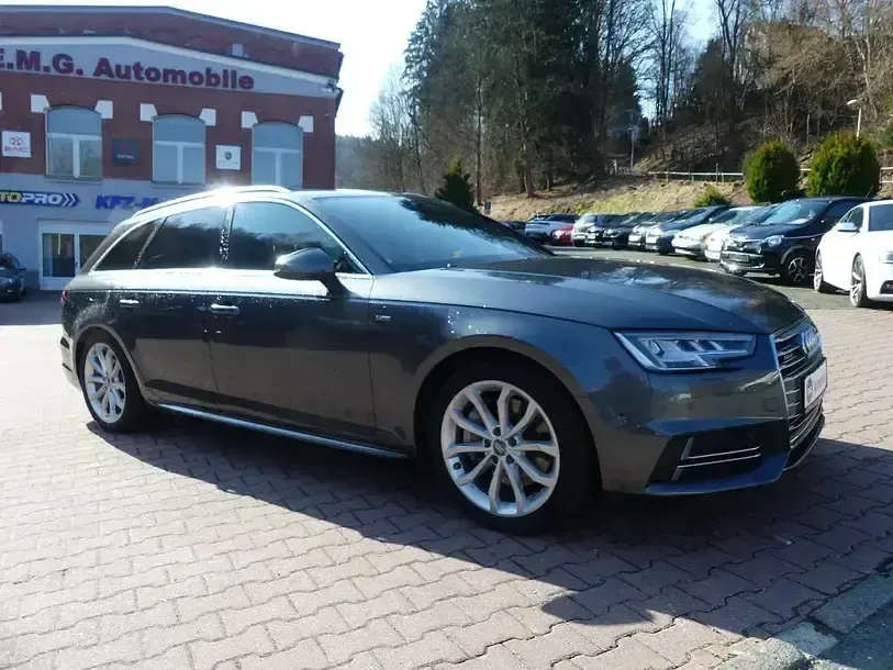 Używany Audi A4 S-Line 252 KM (185 kW) 2018 Szary Kombi