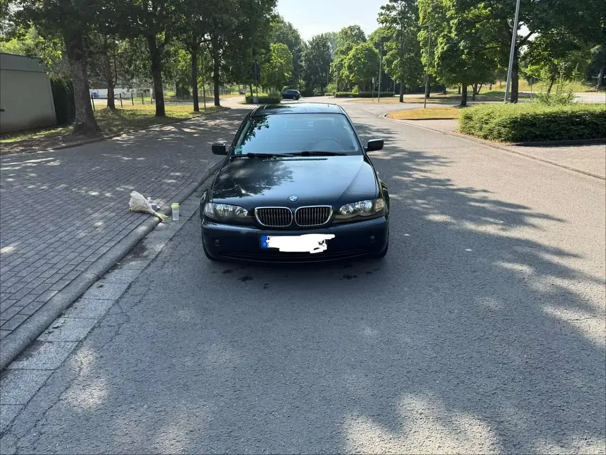 Gebraucht BMW 325 Lifestyle 192 PS (141 kW) 2003 Schwarz Limousine