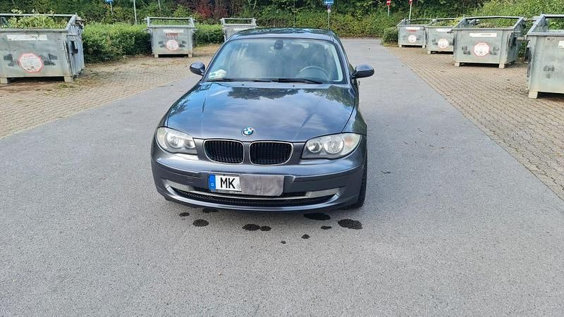 Grau Gebraucht 2007 BMW 120 Kleinwagen | 4.300 € (Fairer Preis) - Bild 1/4