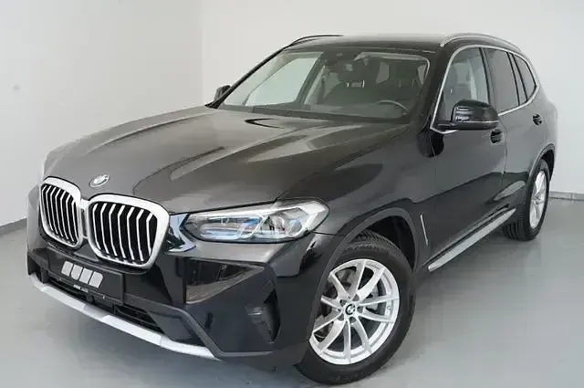 Gebraucht BMW X3 Sport Line 190 PS (139 kW) 2023 Schwarz SUV